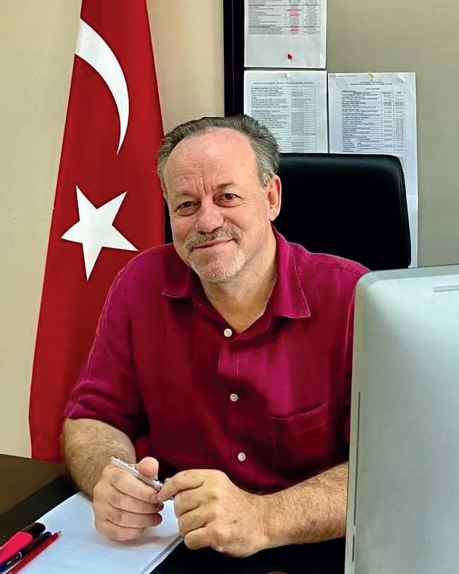 Prof. Dr. Temel Göktürk.